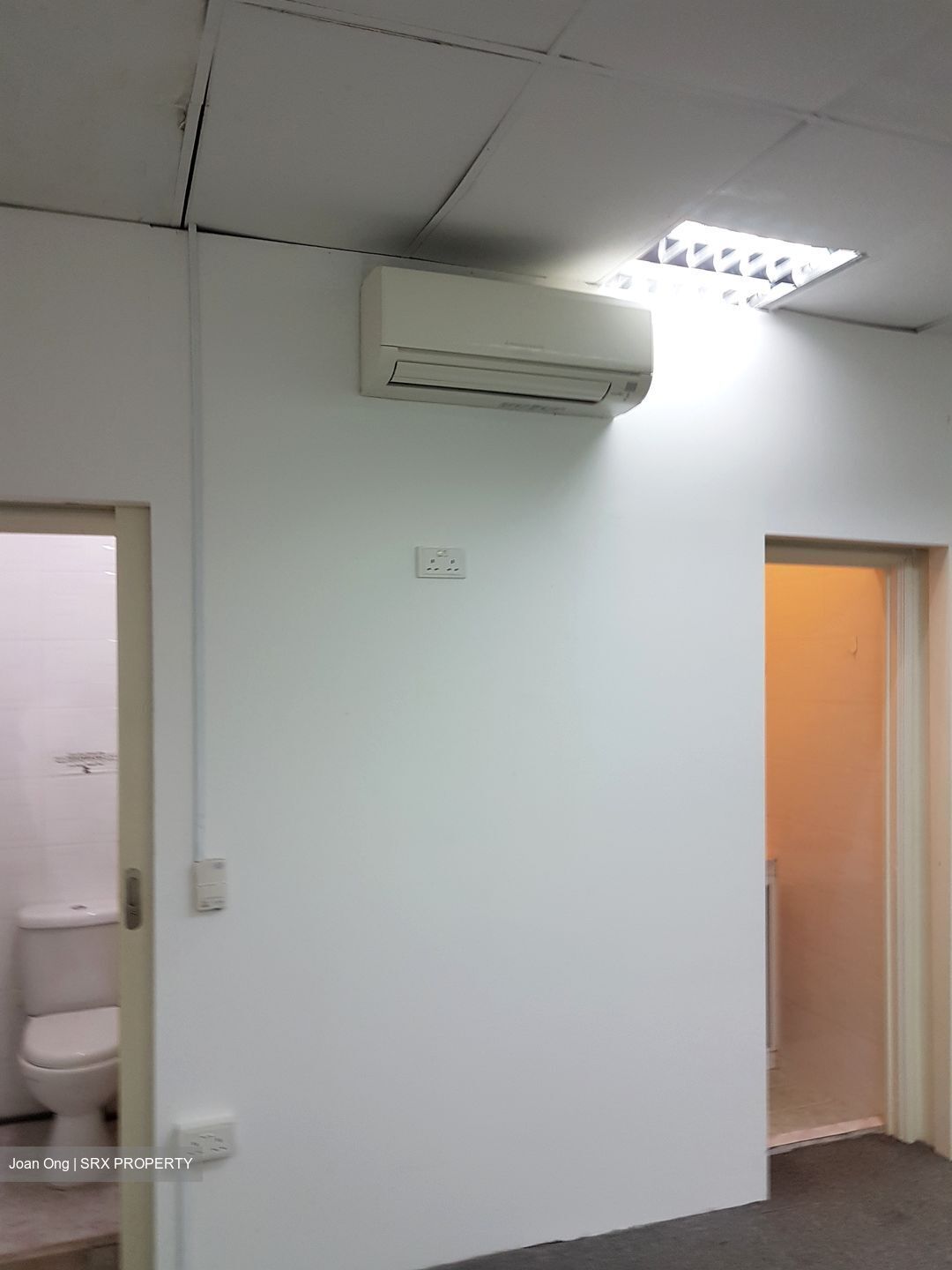 Goldhill Shopping Centre (D11), Office #373339961